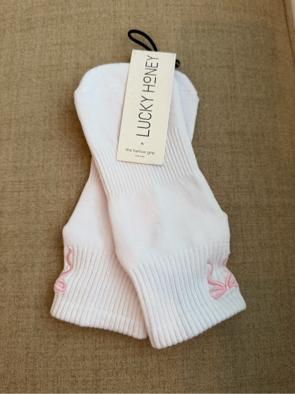 Lucky Honey Women’s The The Harlow Grip Pilates Socks in Romance Bow